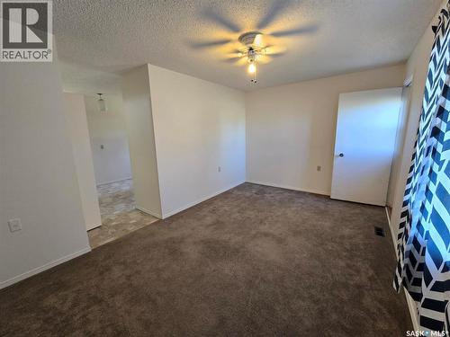 413 - 415 Calgary Street, Broadview, SK - Indoor Photo Showing Other Room