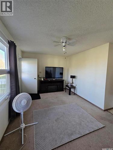 413 - 415 Calgary Street, Broadview, SK - Indoor