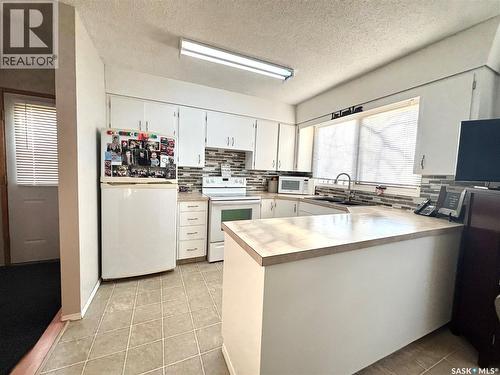 202 Herbert Street, Maple Creek, SK - Indoor Photo Showing Kitchen
