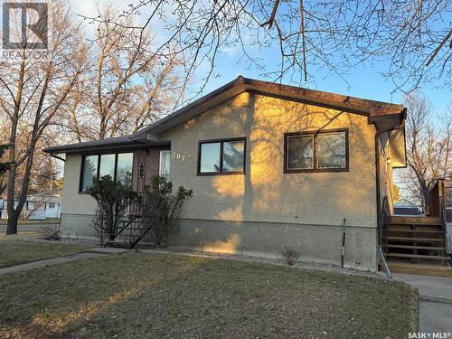202 Herbert Street, Maple Creek, SK - Outdoor