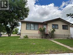 202 Herbert STREET Maple Creek, SK S0N 1N0