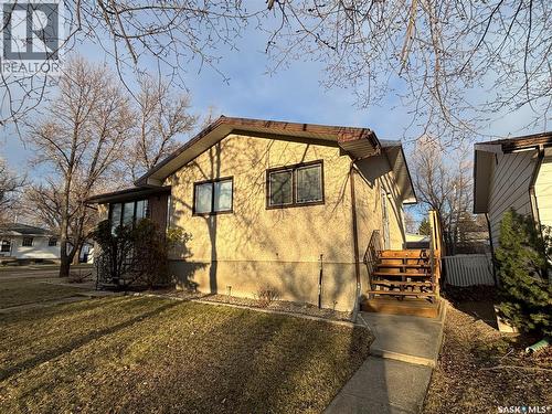 202 Herbert Street, Maple Creek, SK - Outdoor