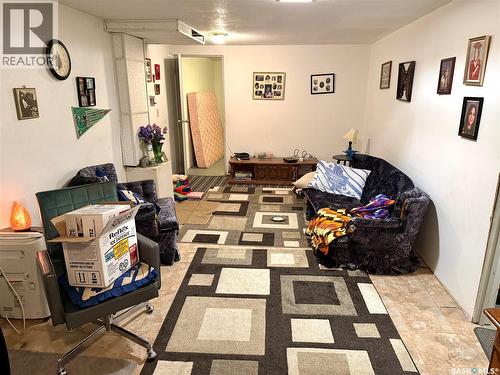 365 3Rd Ave Crescent, Battleford, SK - Indoor Photo Showing Other Room