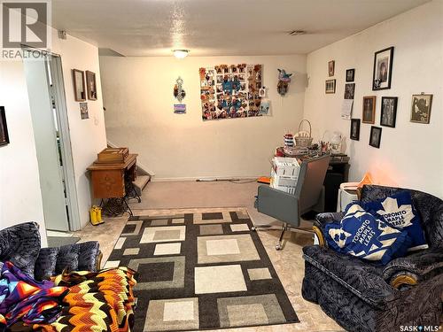 365 3Rd Ave Crescent, Battleford, SK - Indoor Photo Showing Other Room