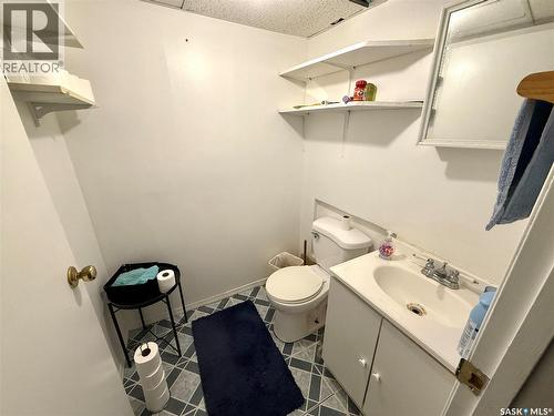 365 3Rd Ave Crescent, Battleford, SK - Indoor Photo Showing Bathroom