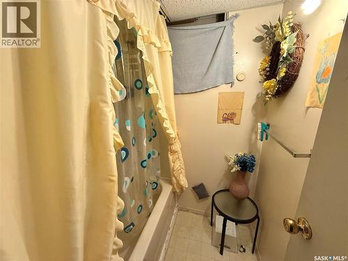 365 3Rd Ave Crescent, Battleford, SK - Indoor