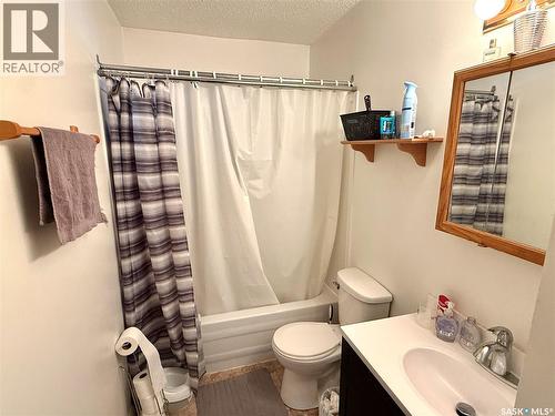 365 3Rd Ave Crescent, Battleford, SK - Indoor Photo Showing Bathroom