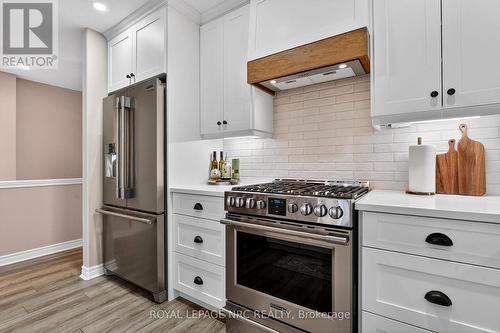 9 - 660 Albert Street, Fort Erie (Lakeshore), ON - Indoor Photo Showing Kitchen With Upgraded Kitchen