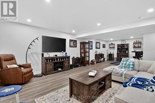 9 - 660 Albert Street, Fort Erie (Lakeshore), ON - Indoor Photo Showing Living Room