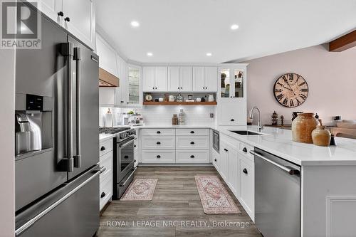 9 - 660 Albert Street, Fort Erie (Lakeshore), ON - Indoor Photo Showing Kitchen