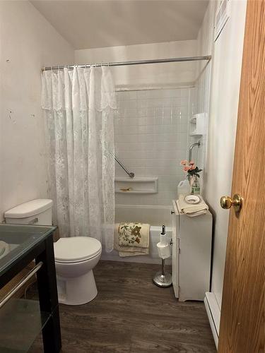 1 Briggs Lane, Swan River, MB - Indoor Photo Showing Bathroom