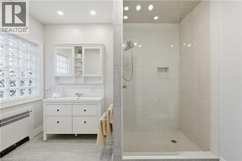 56 King Street, Georgetown, ON - Indoor Photo Showing Bathroom