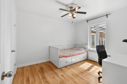 Chambre à coucher - 2810 Rue Paul-Pau, Montréal (Mercier/Hochelaga-Maisonneuve), QC - Indoor Photo Showing Bedroom