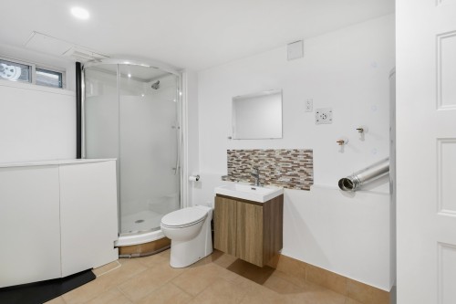 Salle de bains - 2810 Rue Paul-Pau, Montréal (Mercier/Hochelaga-Maisonneuve), QC - Indoor Photo Showing Bathroom