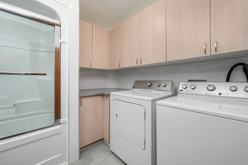 Bathroom - 551 Rue De Dublin, Montréal (Le Sud-Ouest), QC - Indoor Photo Showing Laundry Room