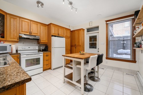 Kitchen - 553 Rue De Dublin, Montréal (Le Sud-Ouest), QC - Indoor Photo Showing Kitchen With Double Sink