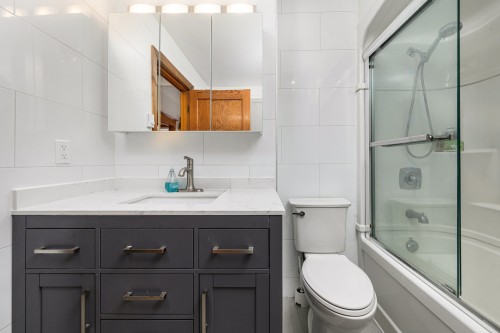 Bathroom - 553 Rue De Dublin, Montréal (Le Sud-Ouest), QC - Indoor Photo Showing Bathroom