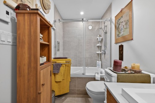 Bathroom - 333-2000 Rue Des Bassins, Montréal (Le Sud-Ouest), QC - Indoor Photo Showing Bathroom