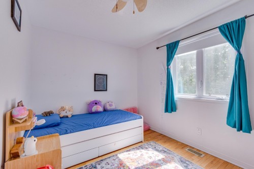 Chambre à coucher - 14 Rue De Jasper, Cantley, QC - Indoor Photo Showing Bedroom