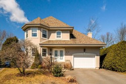 80 Rue St-Paul  Otterburn Park, QC J3H 5V2