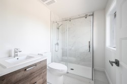 Salle de bains attenante à la CCP - 