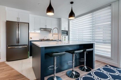 Kitchen - 4199 Av. Doré, Longueuil (Saint-Hubert), QC - Indoor Photo Showing Kitchen With Upgraded Kitchen