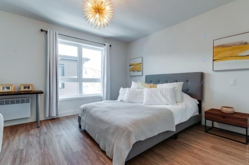 Bedroom - 4199 Av. Doré, Longueuil (Saint-Hubert), QC - Indoor Photo Showing Bedroom