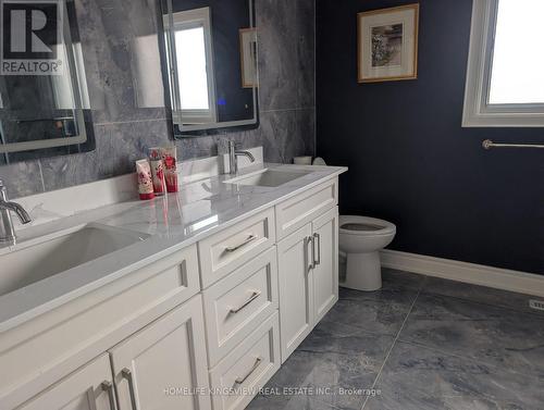 296 King Andrew Drive, Mississauga, ON - Indoor Photo Showing Bathroom