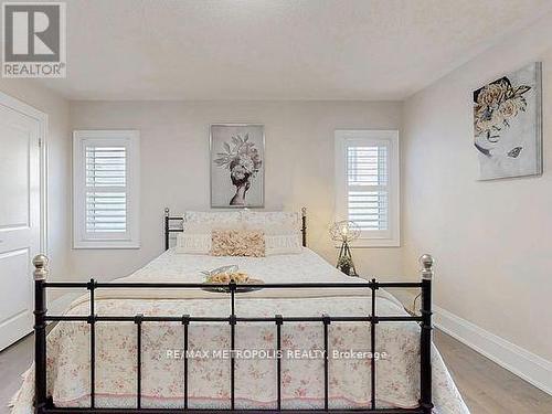 126 Silk Twist Drive, East Gwillimbury, ON - Indoor Photo Showing Bedroom