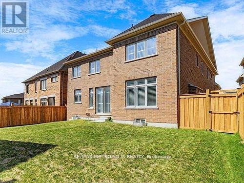 126 Silk Twist Drive, East Gwillimbury, ON - Outdoor