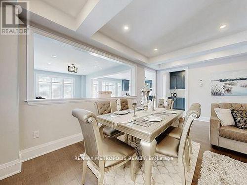 126 Silk Twist Drive, East Gwillimbury, ON - Indoor Photo Showing Dining Room