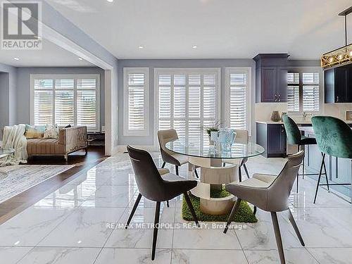 126 Silk Twist Drive, East Gwillimbury, ON - Indoor Photo Showing Dining Room