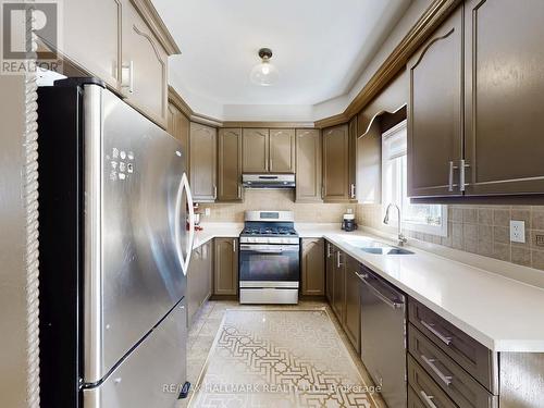 39 Retreat Boulevard, Vaughan, ON - Indoor Photo Showing Kitchen With Stainless Steel Kitchen