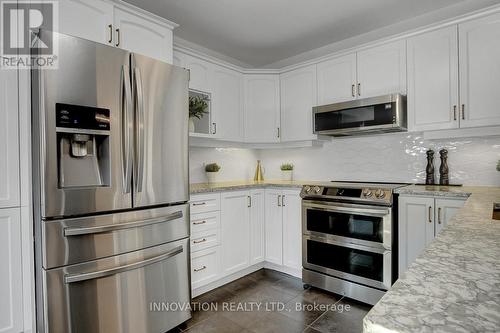 154 Harmattan Avenue, Ottawa, ON - Indoor Photo Showing Kitchen With Stainless Steel Kitchen With Upgraded Kitchen
