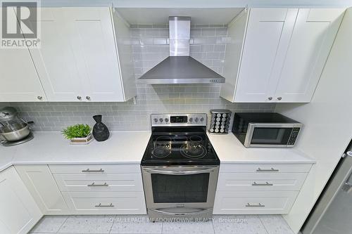 74 - 80 Lynden Circle, Halton Hills, ON - Indoor Photo Showing Kitchen