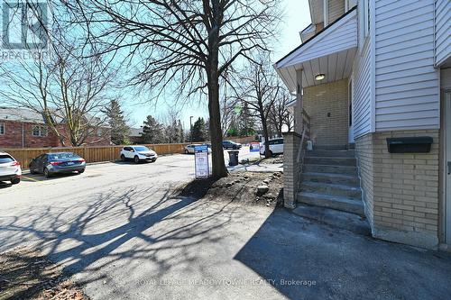 74 - 80 Lynden Circle, Halton Hills, ON - Outdoor