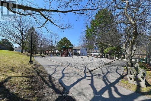 74 - 80 Lynden Circle, Halton Hills, ON - Outdoor