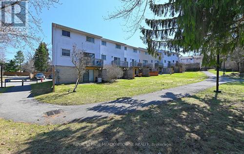 74 - 80 Lynden Circle, Halton Hills, ON - Outdoor