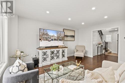 52 Norland Circle, Oshawa (Windfields), ON - Indoor Photo Showing Living Room