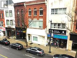 2963 DUNDAS STREET W Toronto, ON M6P 1Z2