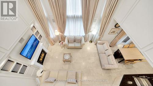328 St. Urbain Drive, Vaughan, ON - Indoor