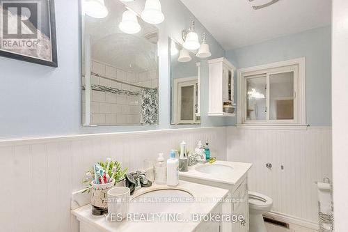 176 Kenneth Avenue, Kitchener, ON - Indoor Photo Showing Bathroom