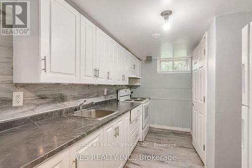 176 Kenneth Avenue, Kitchener, ON - Indoor Photo Showing Kitchen