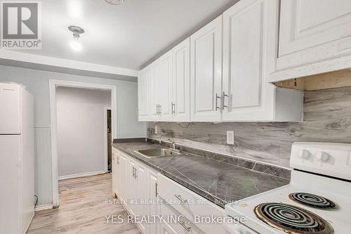 176 Kenneth Avenue, Kitchener, ON - Indoor Photo Showing Kitchen