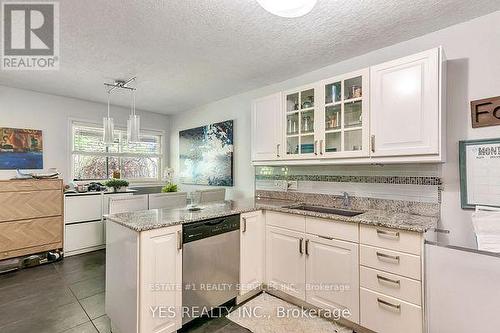 176 Kenneth Avenue, Kitchener, ON - Indoor Photo Showing Kitchen