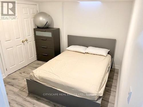 1B - 6421 Donway Drive, Mississauga, ON - Indoor Photo Showing Bedroom