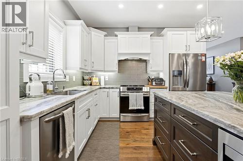 11 Sycamore Drive, Port Dover, ON - Indoor Photo Showing Kitchen With Upgraded Kitchen