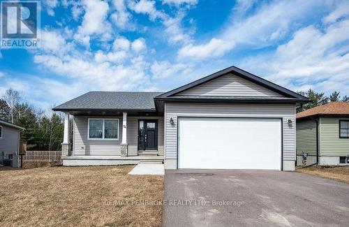 22 DURANT STREET  Petawawa, ON K8H 0G2