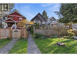 3428 W 7TH AVENUE  Vancouver, BC V6R 1W1