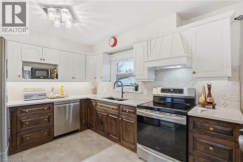 101 Organ Crescent, Hamilton, ON - Indoor Photo Showing Kitchen With Double Sink With Upgraded Kitchen